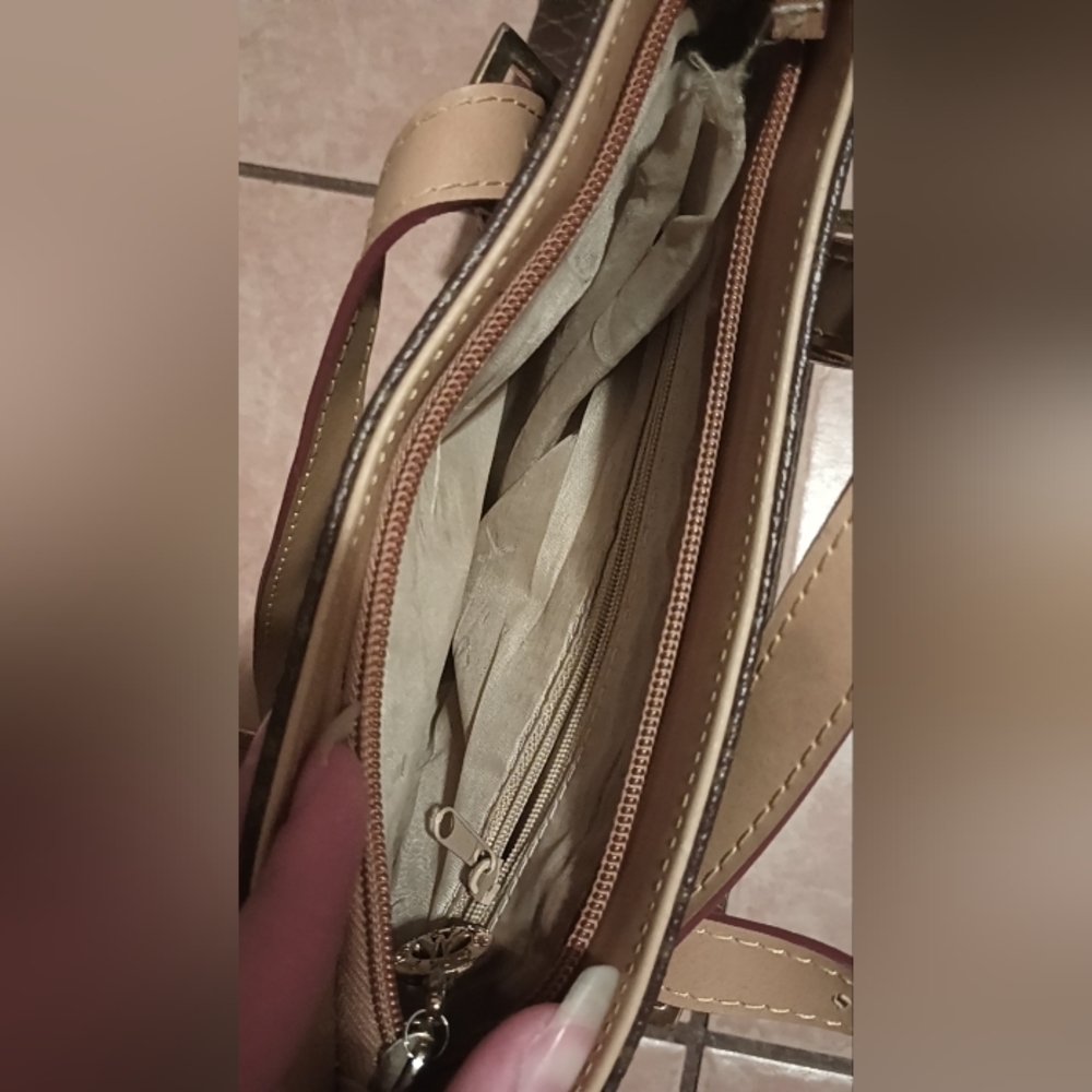 Purse - Picture 5 of 6
